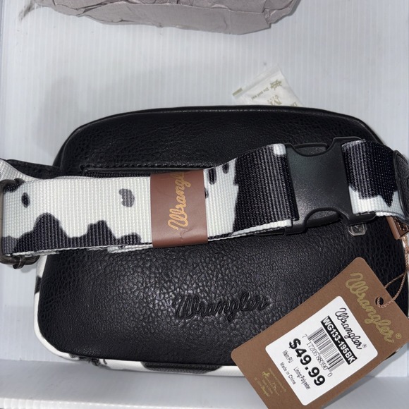WRANGLER COW PRINT FANNY PACK - BRAND NEW W/ DUST COVER - Picture 8 of 8